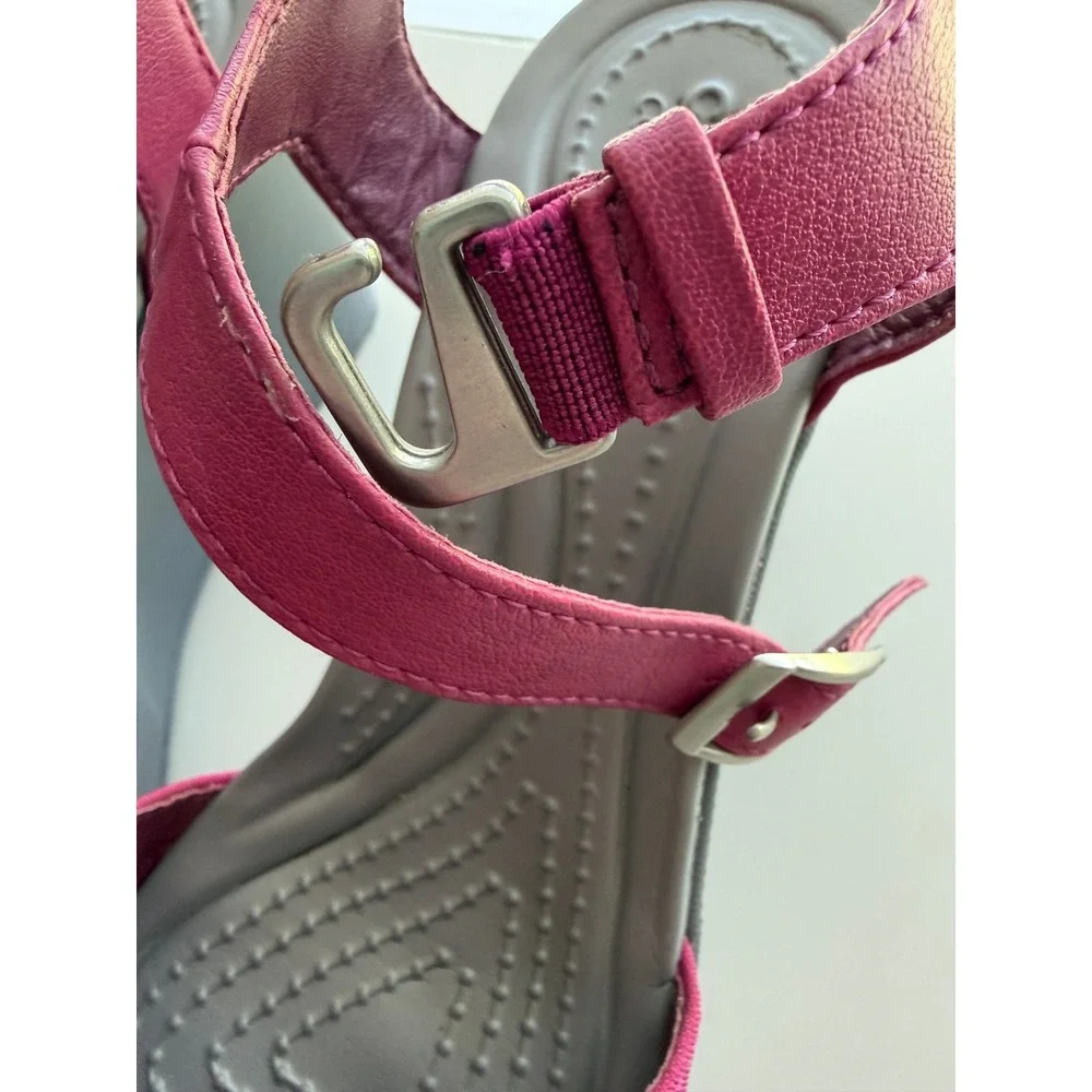 CROCS signs retails photos